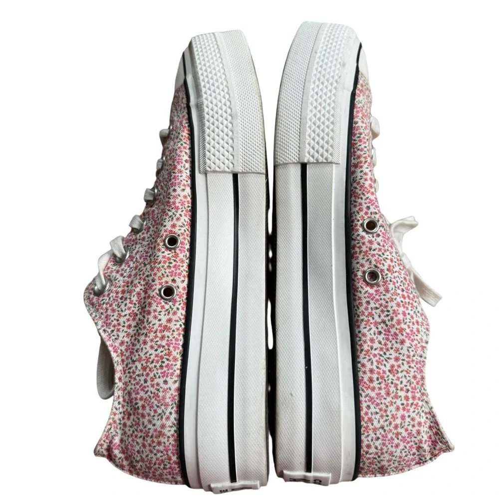 Converse Women's Chuck Taylor All Star Size 8 Vintage Floral Sneakers 568378C